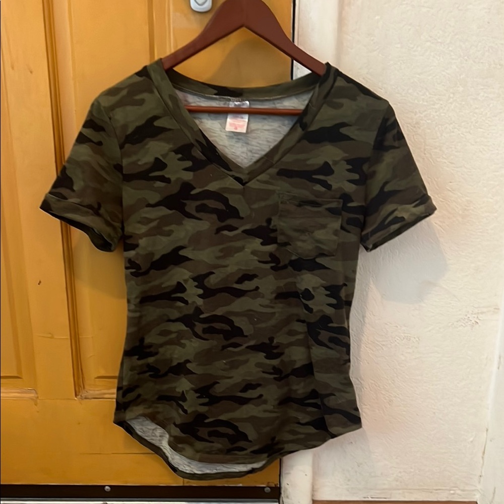 No Boundaries Green and Black Camouflage Fitted Short Sleeve Tee